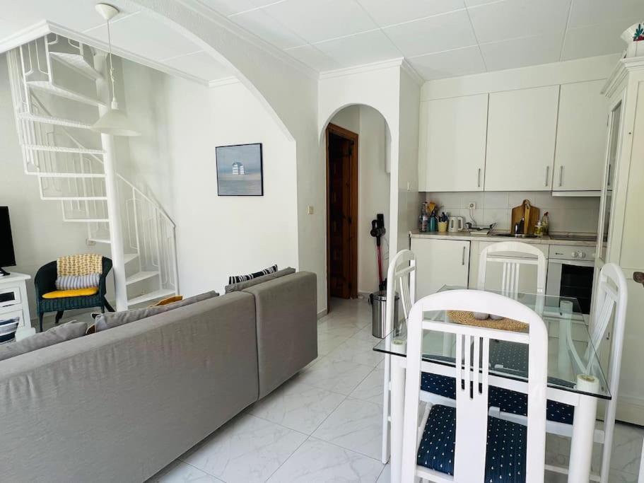 Sunny, South-Facing & Welcoming Villa Alicante Bagian luar foto