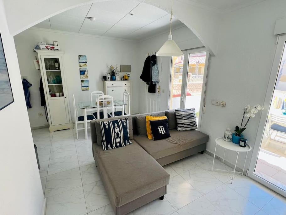 Sunny, South-Facing & Welcoming Villa Alicante Bagian luar foto