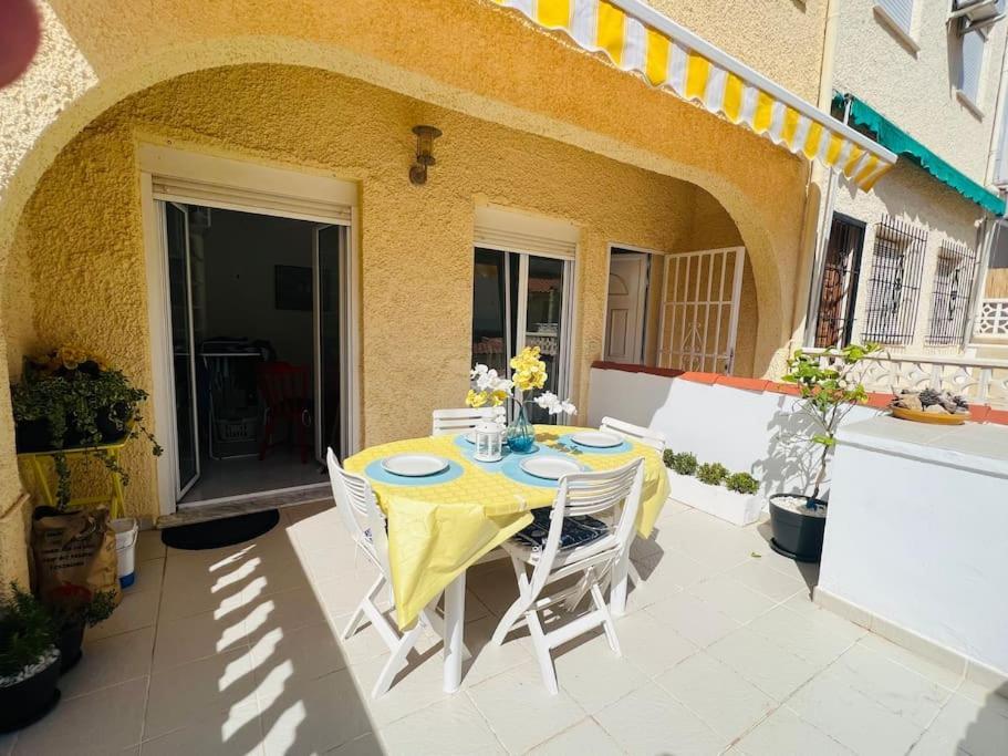 Sunny, South-Facing & Welcoming Villa Alicante Bagian luar foto